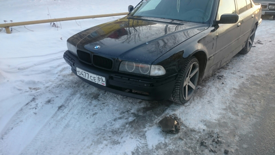Photo from the logbook BMW 7 series (E38)