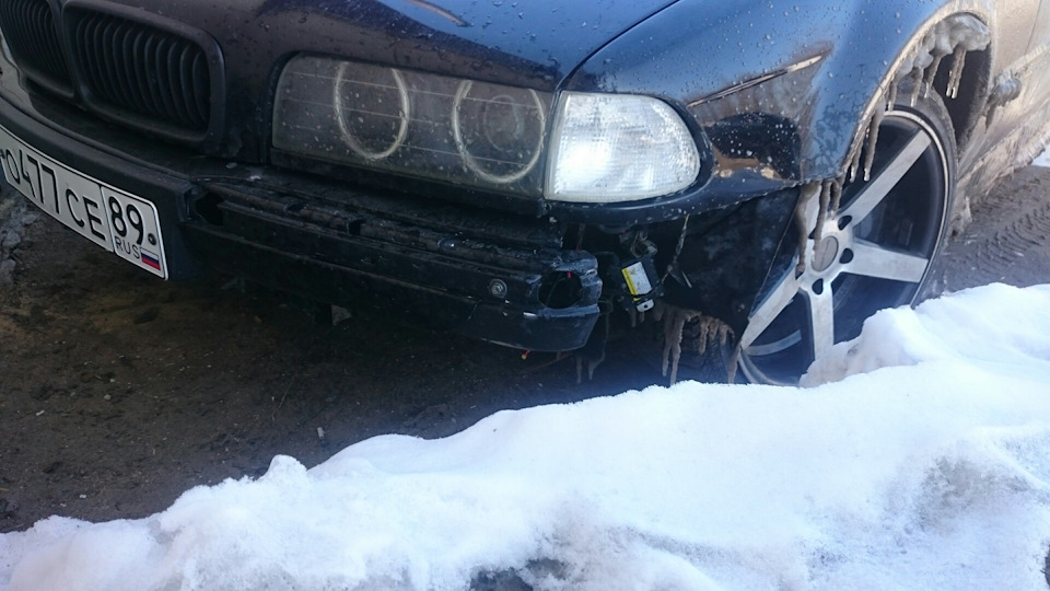 Photo from the logbook BMW 7 series (E38)