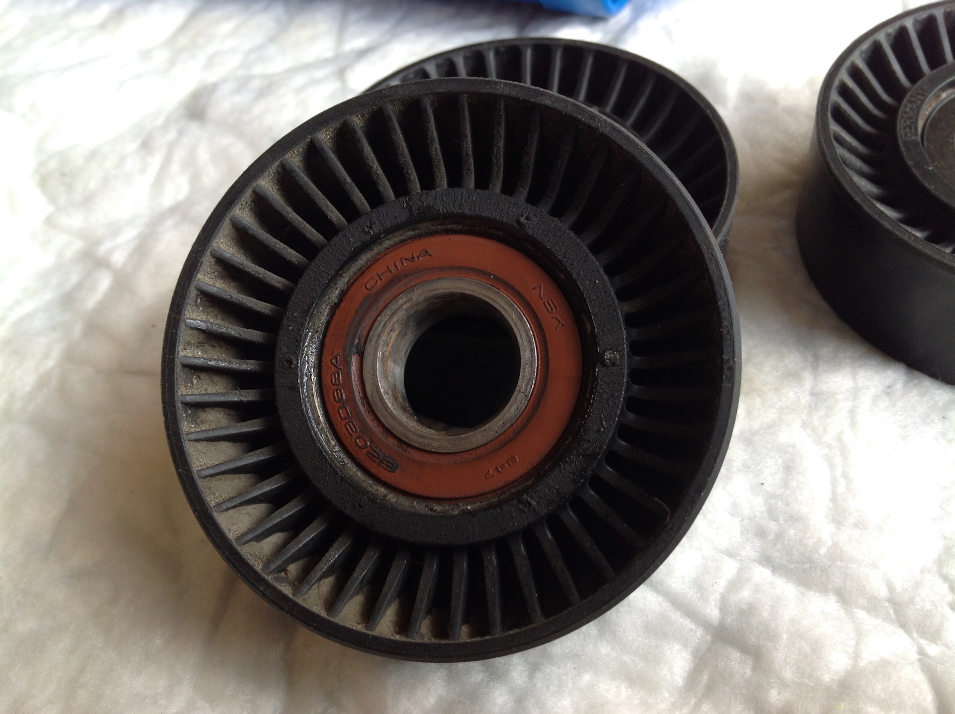 роликовые коньки каток развлечение. катание на роликовых коньках. катание на роликах. ролик заново. ролик заново.