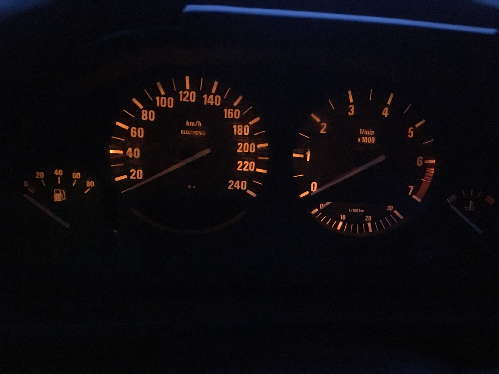 Выбор и замена основных ламп/светодиодов в приборной панели — BMW 5 ...