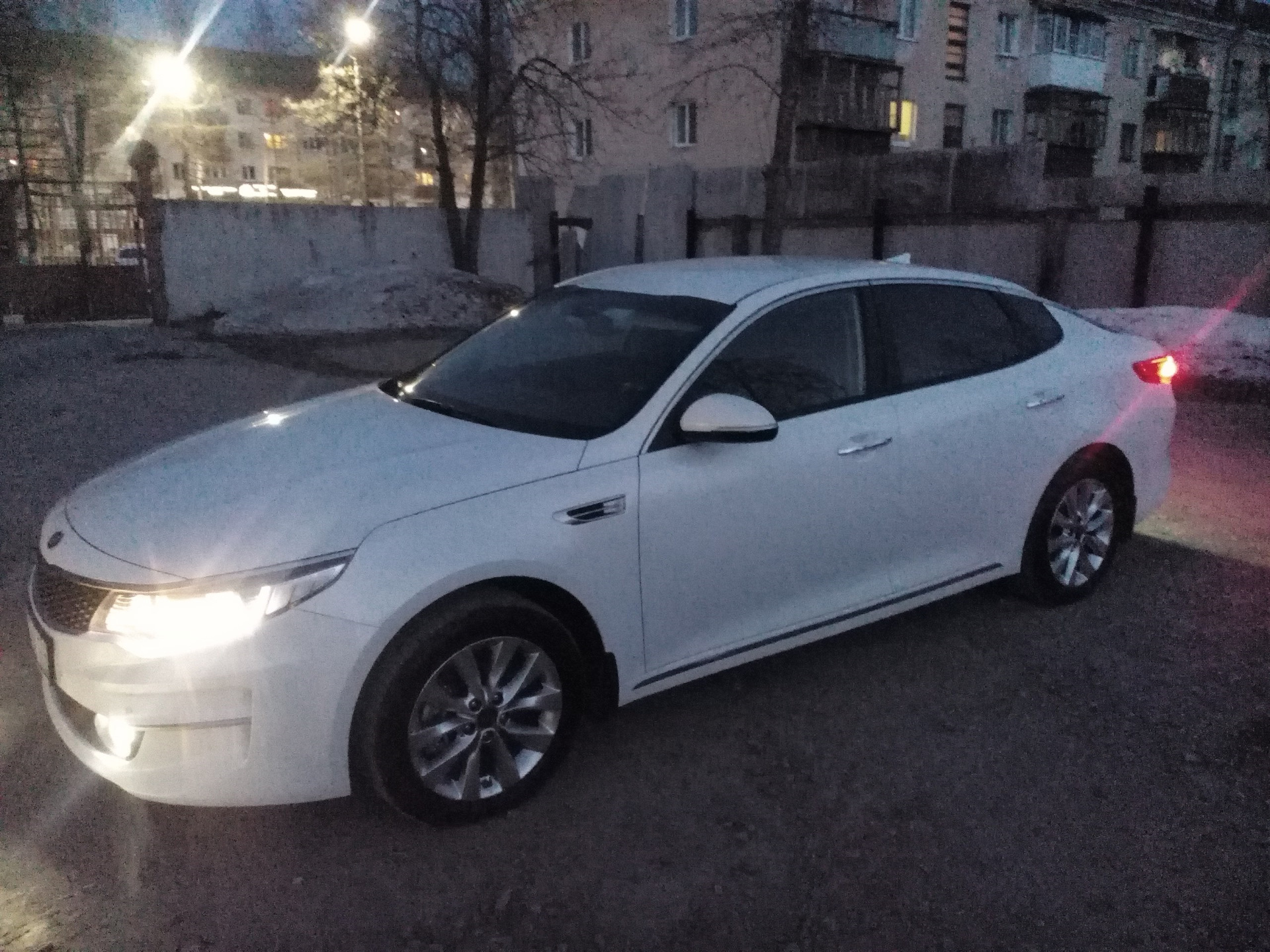 Антидождь на стёкла и чернение шин — KIA Optima (4G), 2,4 л, 2017 года |  аксессуары | DRIVE2