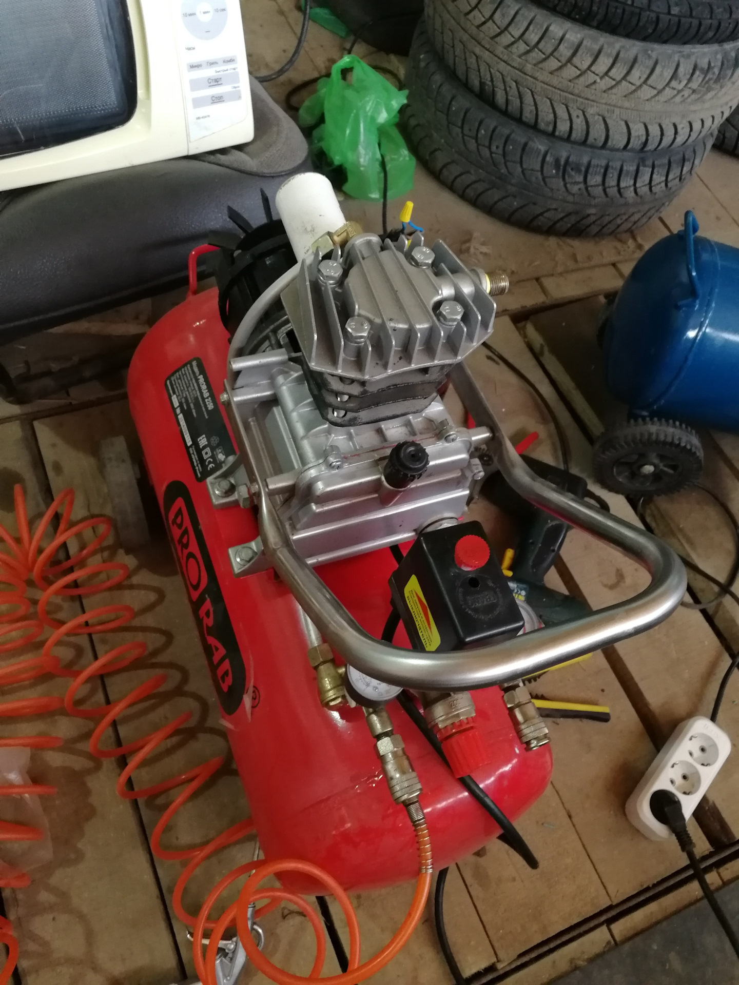 Ремонт воздушных компрессоров своими руками. Компрессор 3 поршневой. Ремонт воздушных компрессоров своими руками. Неисправности поршневого компрессора. Техническое обслуживание компрессора.