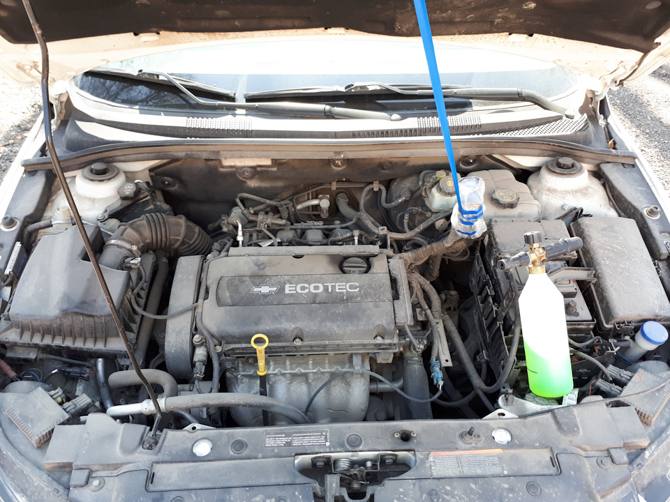 Подвешиваю на изоленте провода — Chevrolet Cruze (1G)