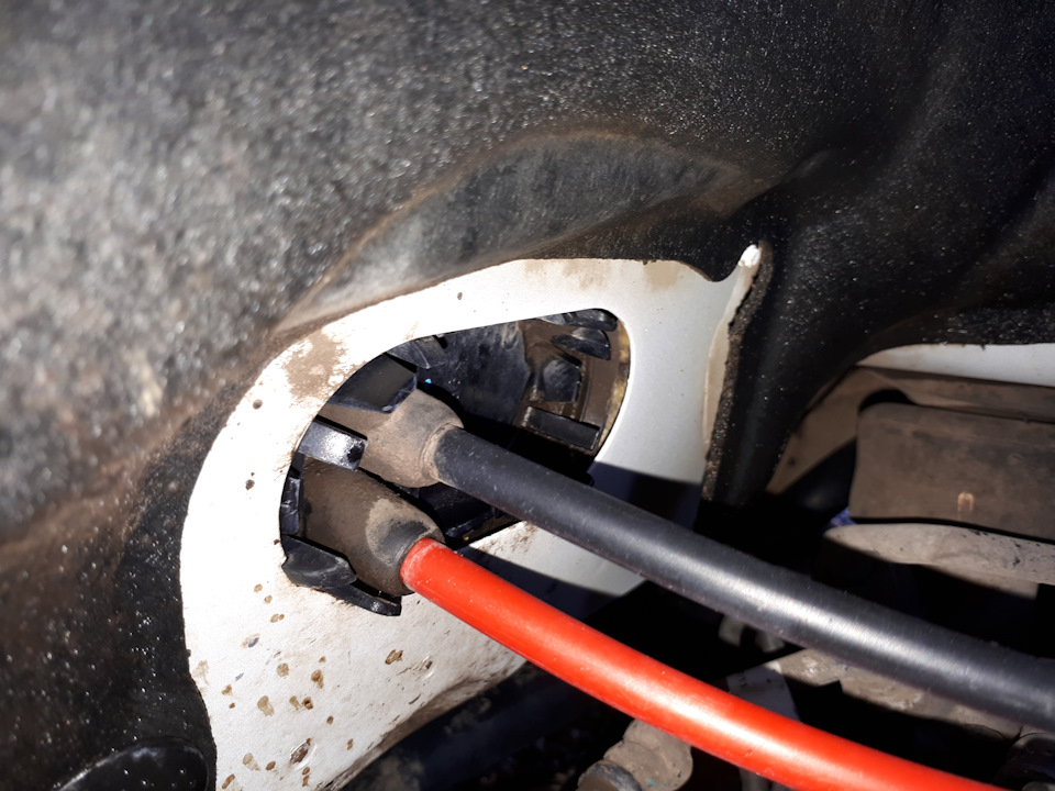 Видно что с права она слетела — Chevrolet Cruze (1G)