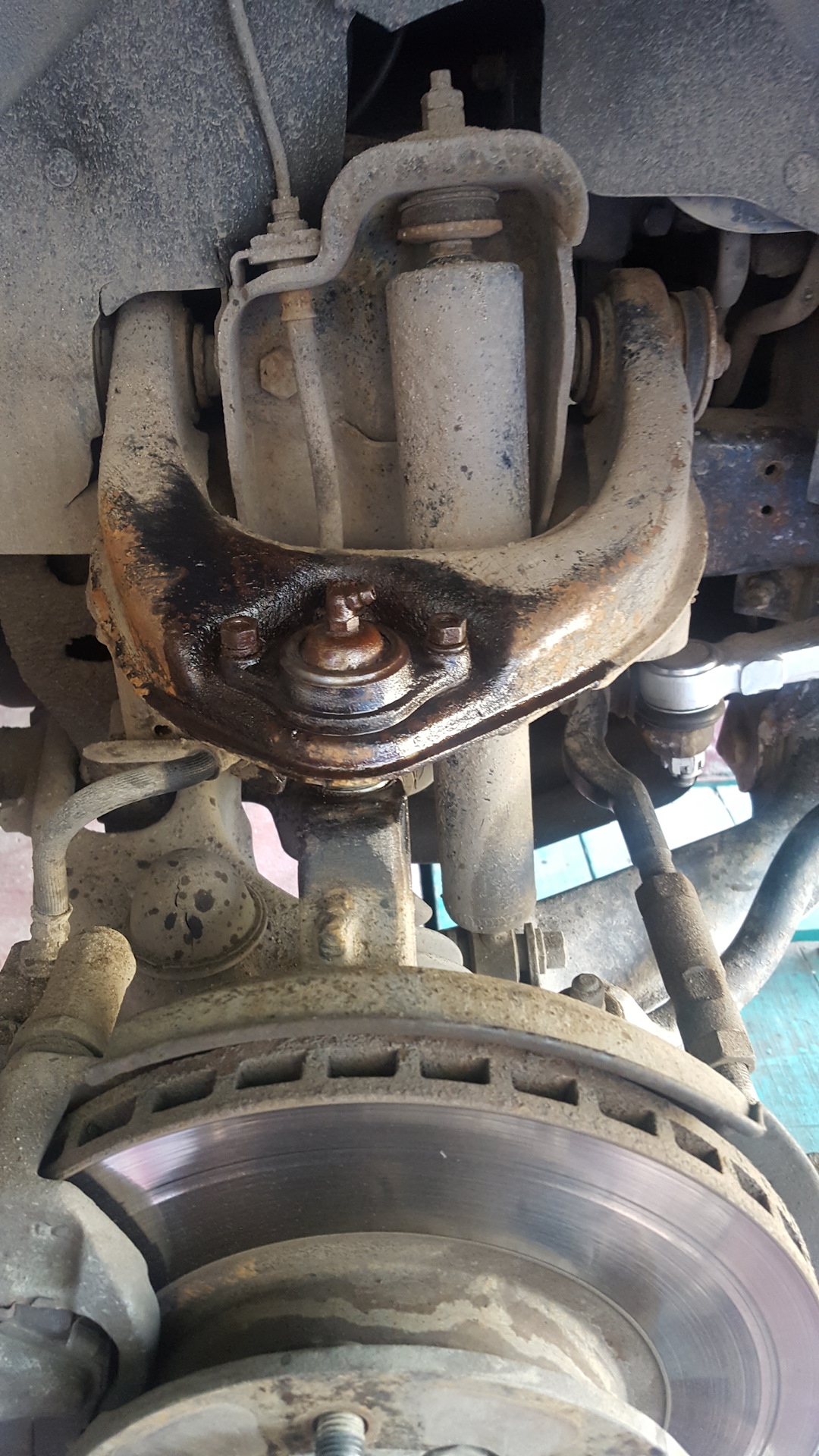 Верхняя шаровая паджеро 2. Шаровая паджеро спорт 2. Верхняя шаровая паджеро 2. Замена верхних шаровых паджеро. Паджеро шаровая нижняя.