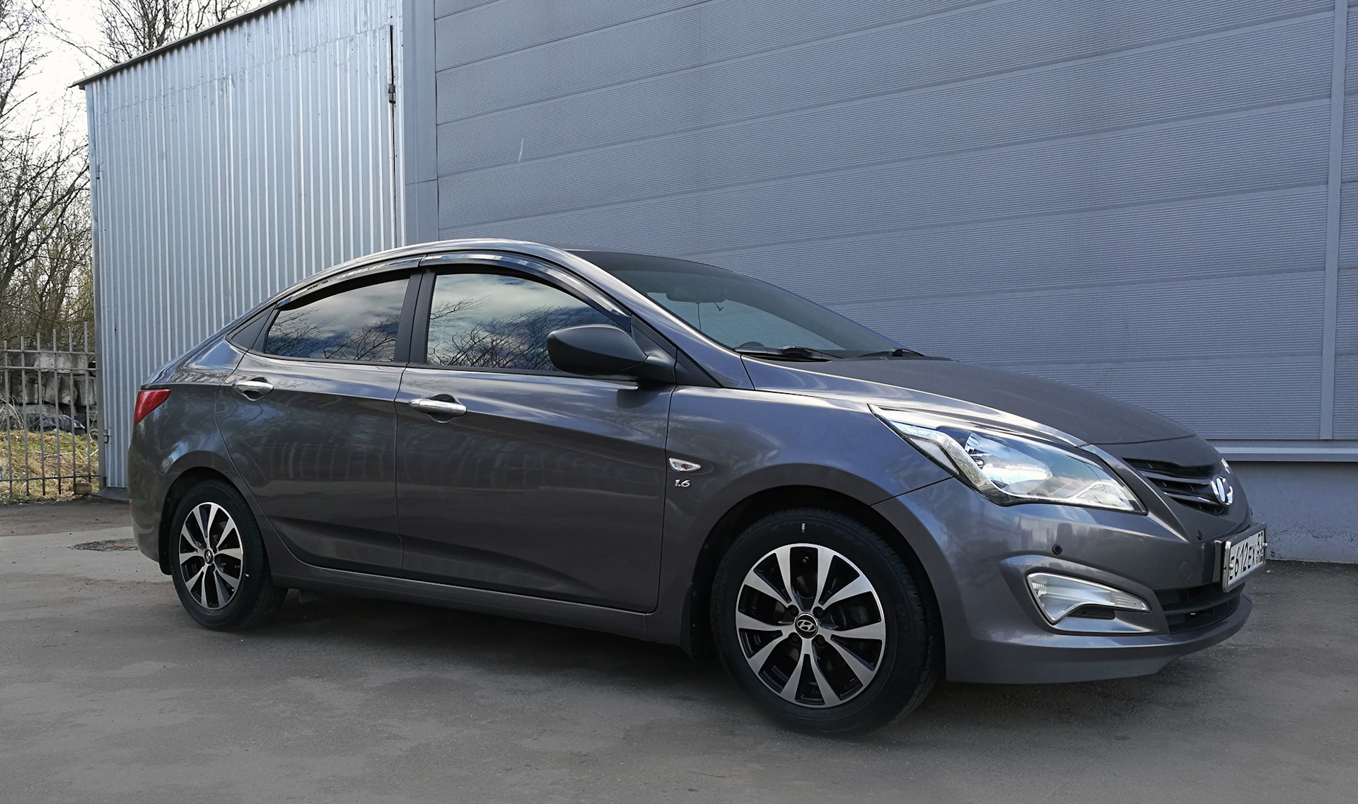 Hyundai solaris 19 года