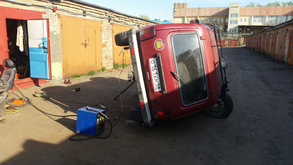 Установка лебедки в базу нивы — часть 0.5 – Ввариваем втулки в ...