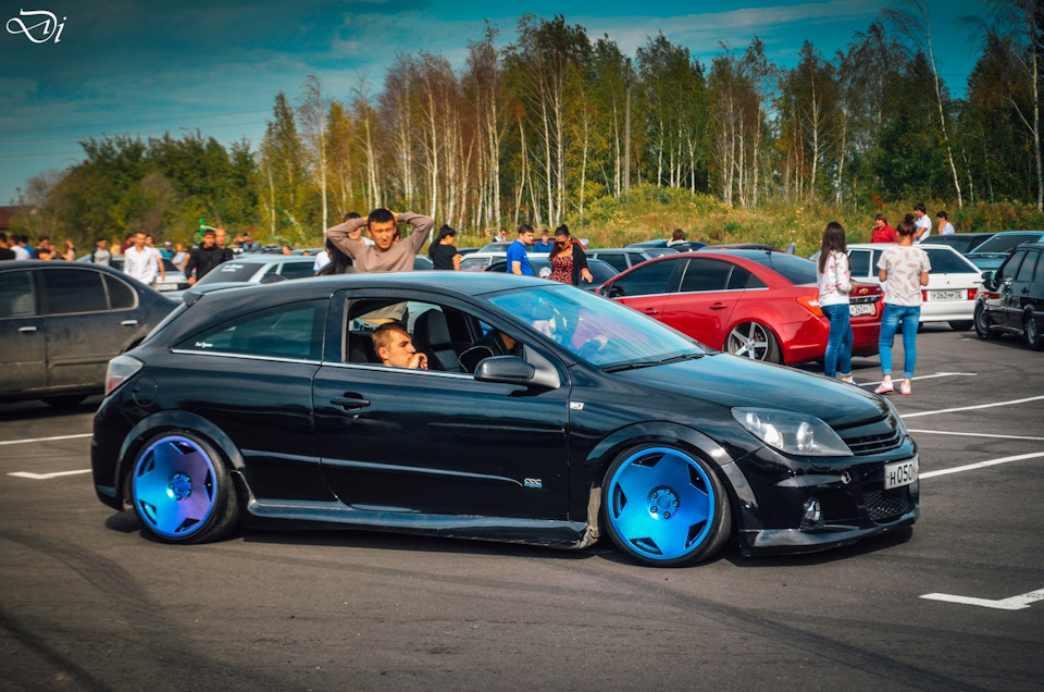 Opel Astra j GTC stance