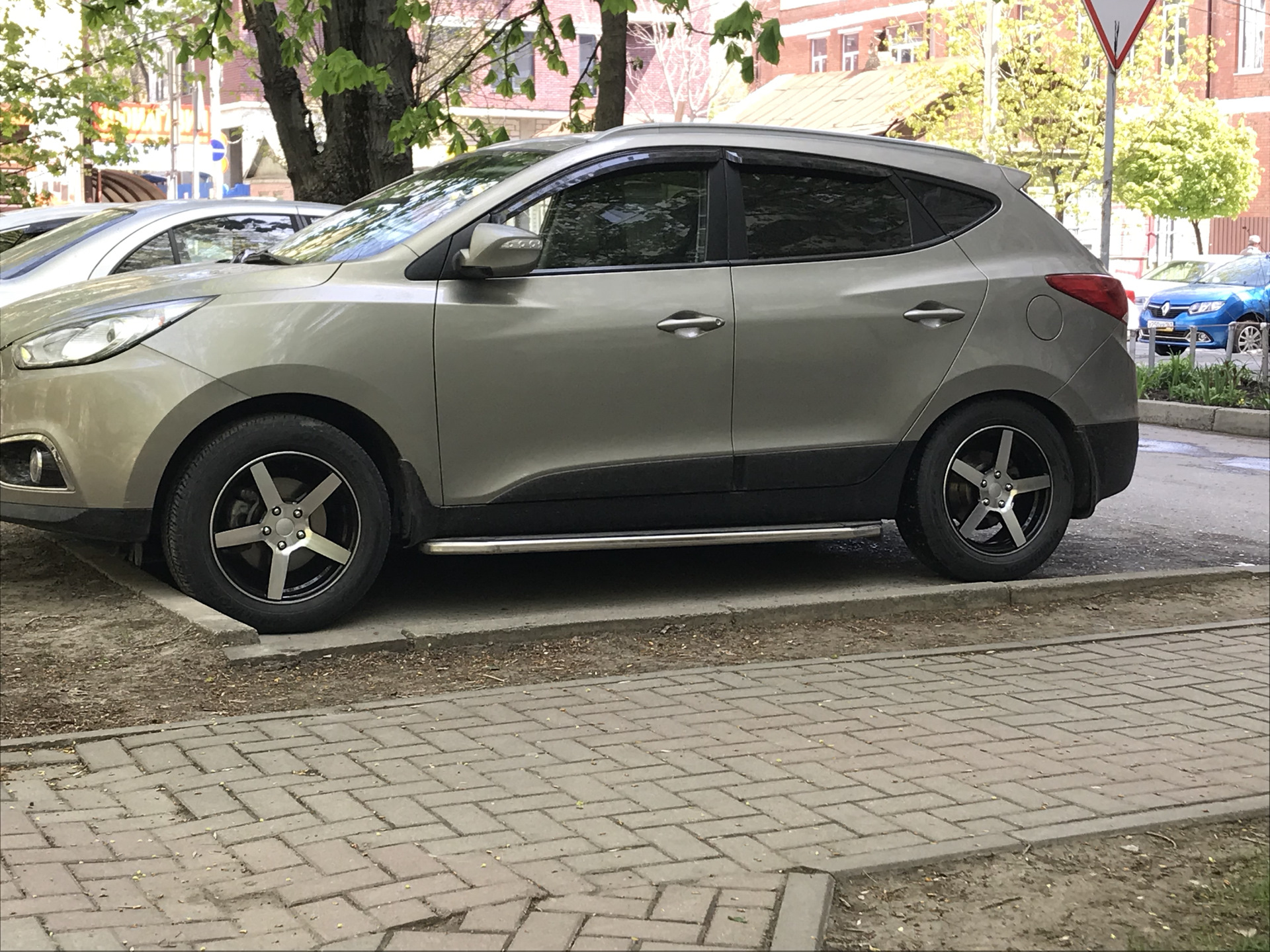 Новая резина — Hyundai ix35, 2 л, 2010 года | шины | DRIVE2