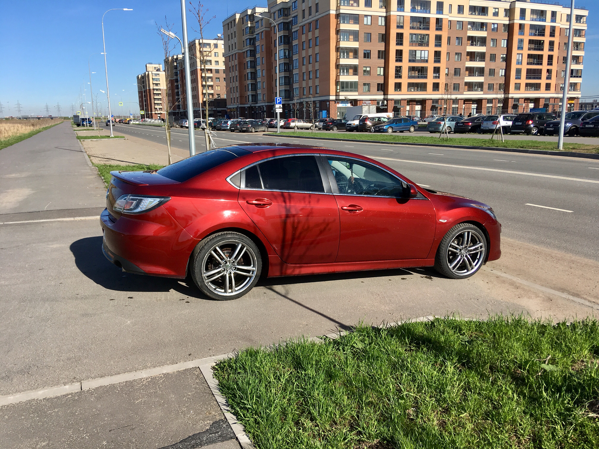 Диски мазда 6. Mazda 6 r18 красная. Mazda 6 2009 r19. Мазда 6 GH красная 19 диски. Enkei Mazda 6 GH.