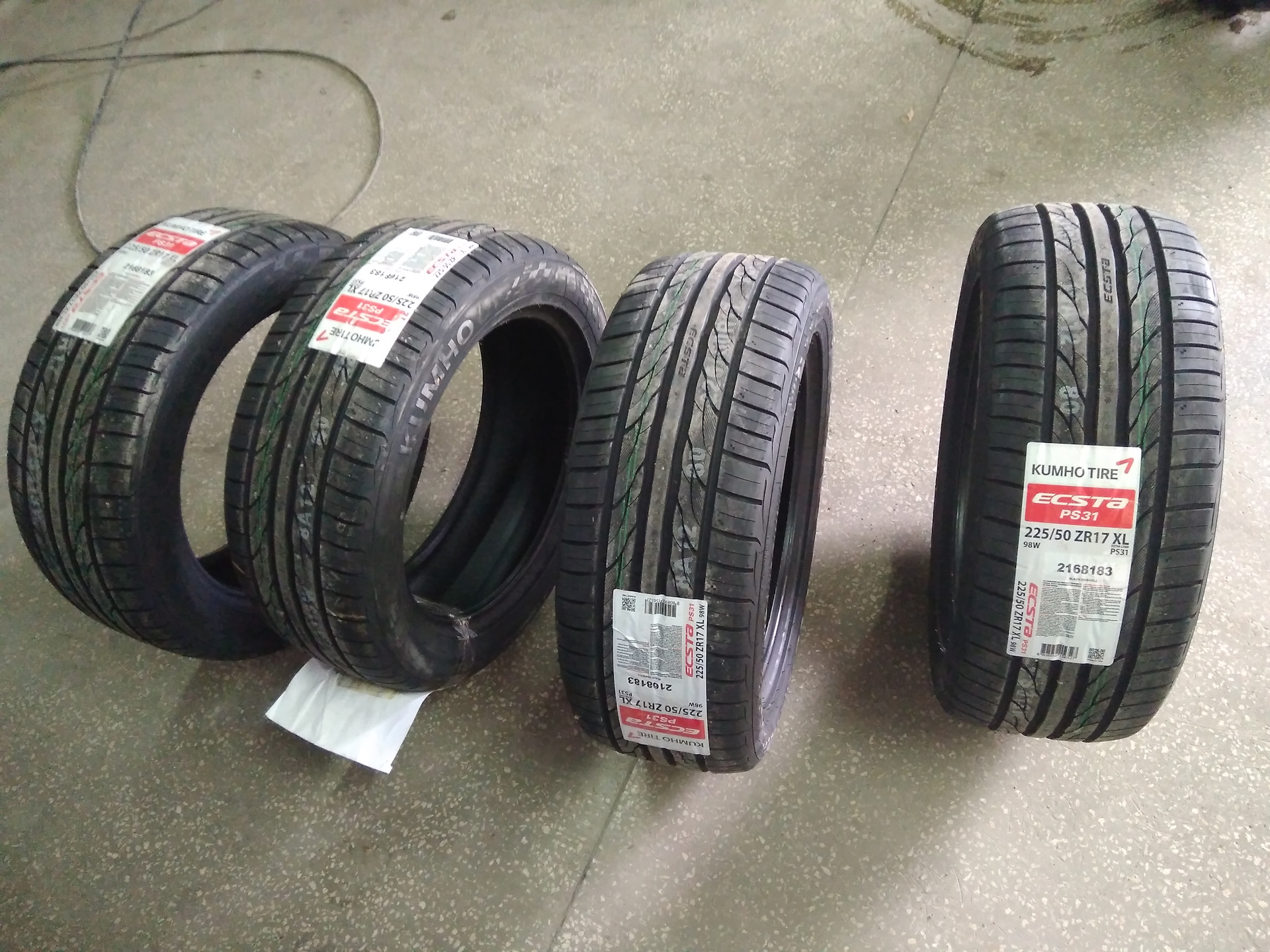 Kumho tire