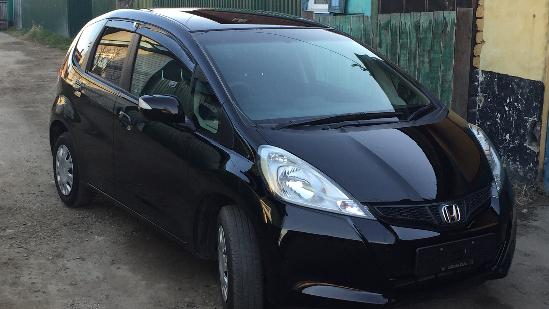 Honda Fit (2G) 1.3 бензиновый 2011 | 