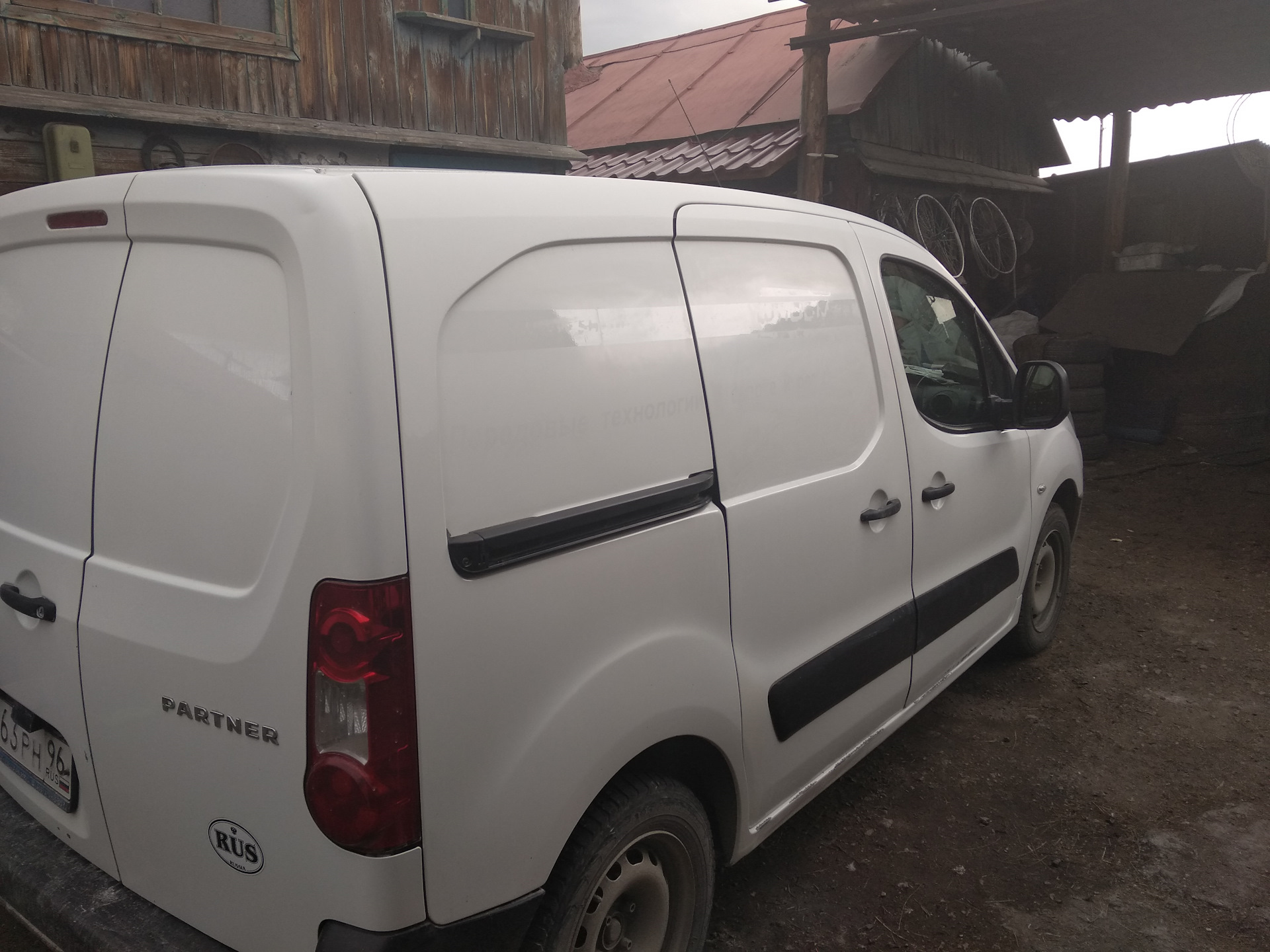 Peugeot partner 5. Пежо партнер 2. Peugeot partner 08. Пежо партнер 2008 1. Пежо партнер 1.