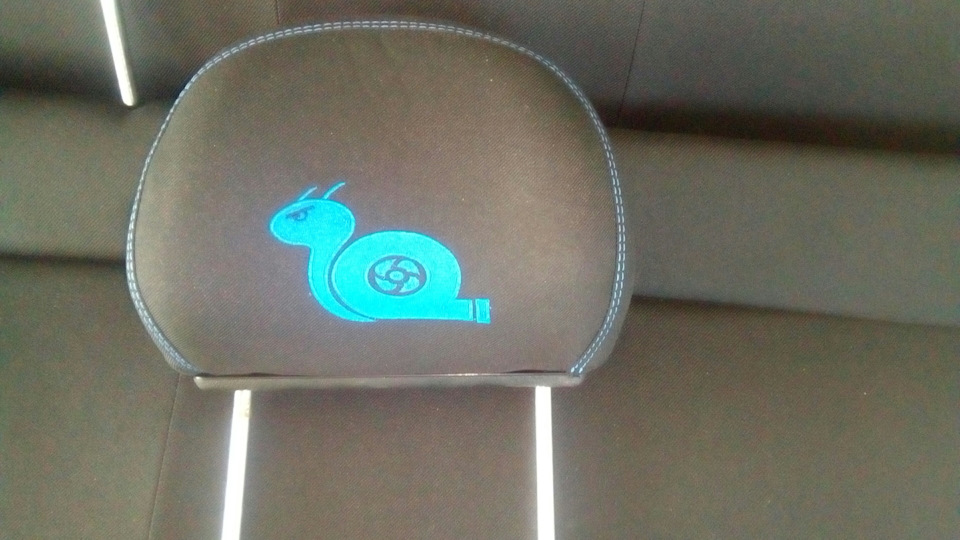 Заднее сидение — Lada 2115, 1,6 л, 2012 года | стайлинг | DRIVE2