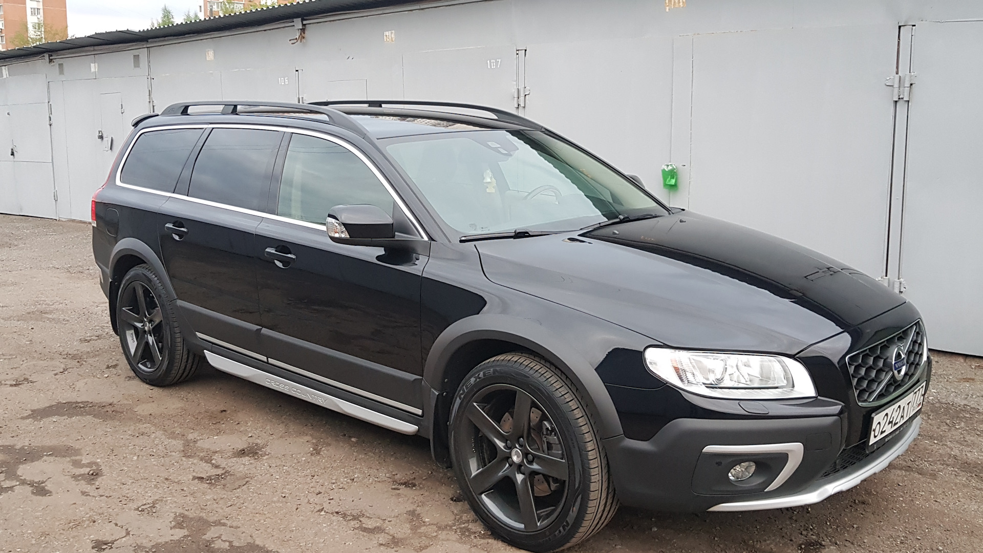 Volvo xc70 2.4 дизель. Volvo xc70 r19. Вольво хс70 r18. Диски Вольво xc70. Volvo xc70 235/55/18.