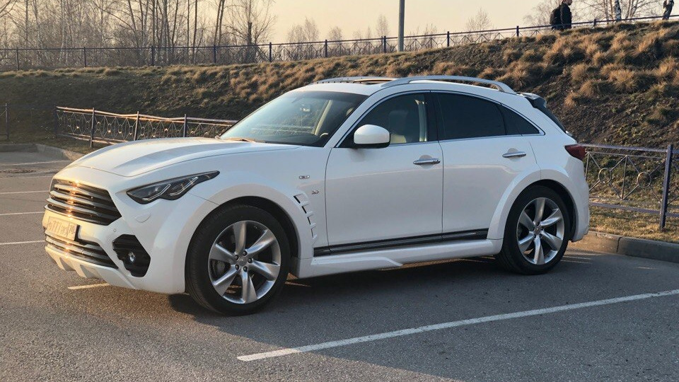 Infiniti QX Sport