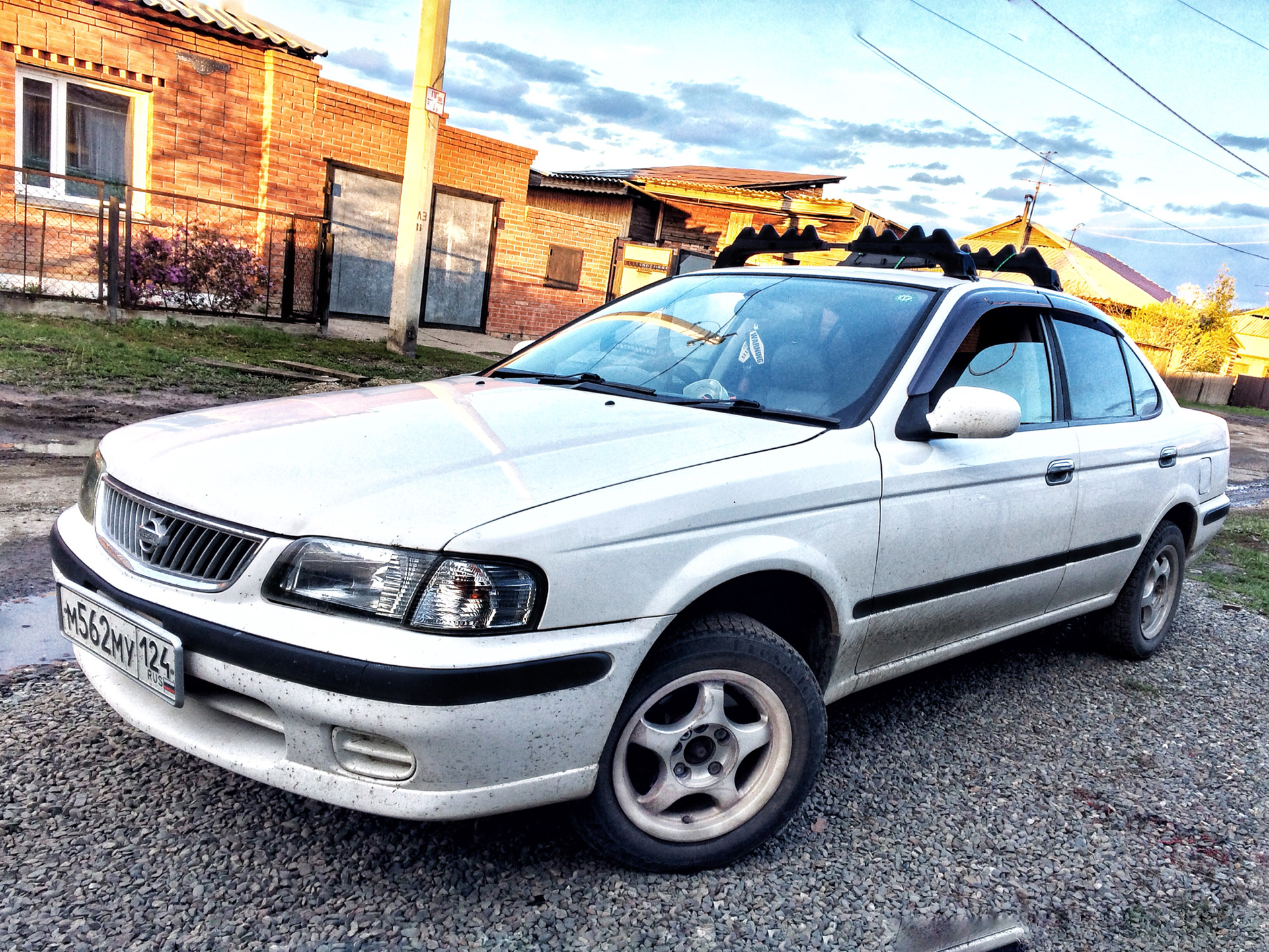 Nissan sunny b15