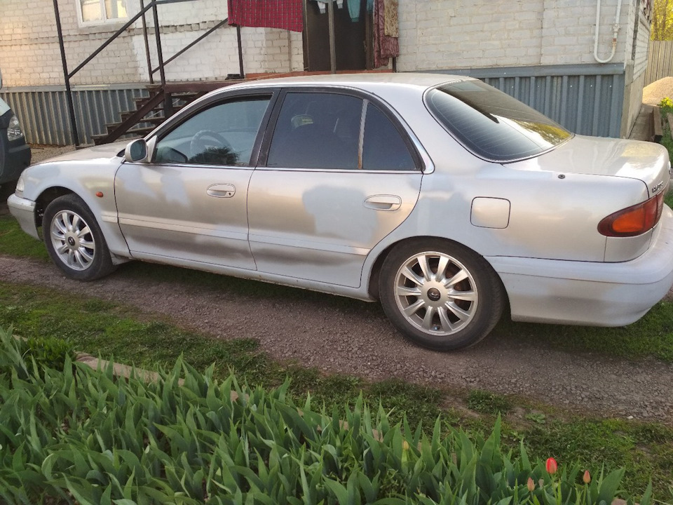 Хендай соната 1995. Hyundai Sonata 1995.