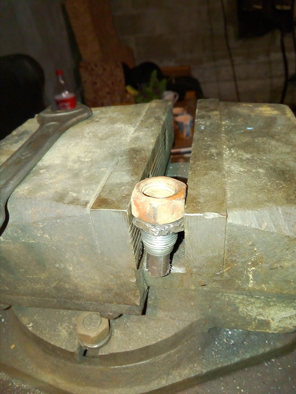 Замена масла в заднем мосту — KIA Sorento (1G), 2,5 л, 2006 года ...