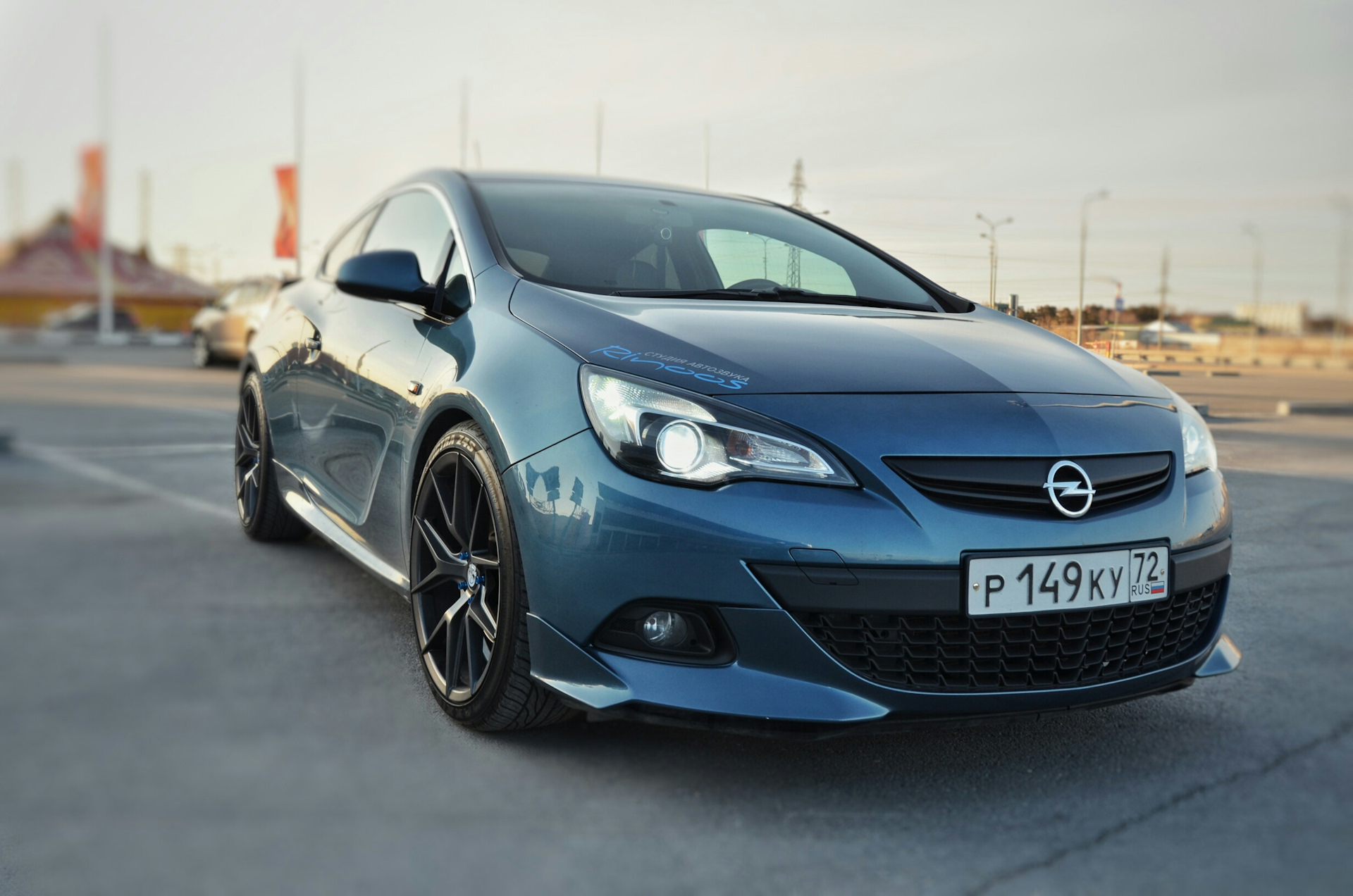 Opel Astra GTC 1 4