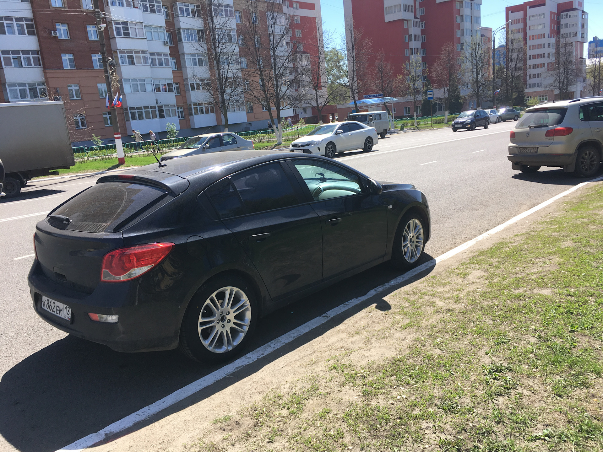 Chevrolet Cruze хэтчбек на 17 дисках