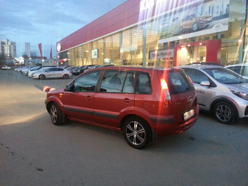 Завершающий рабочий день в автосервисе — Ford Fusion, 1,6 л, 2007 года ...