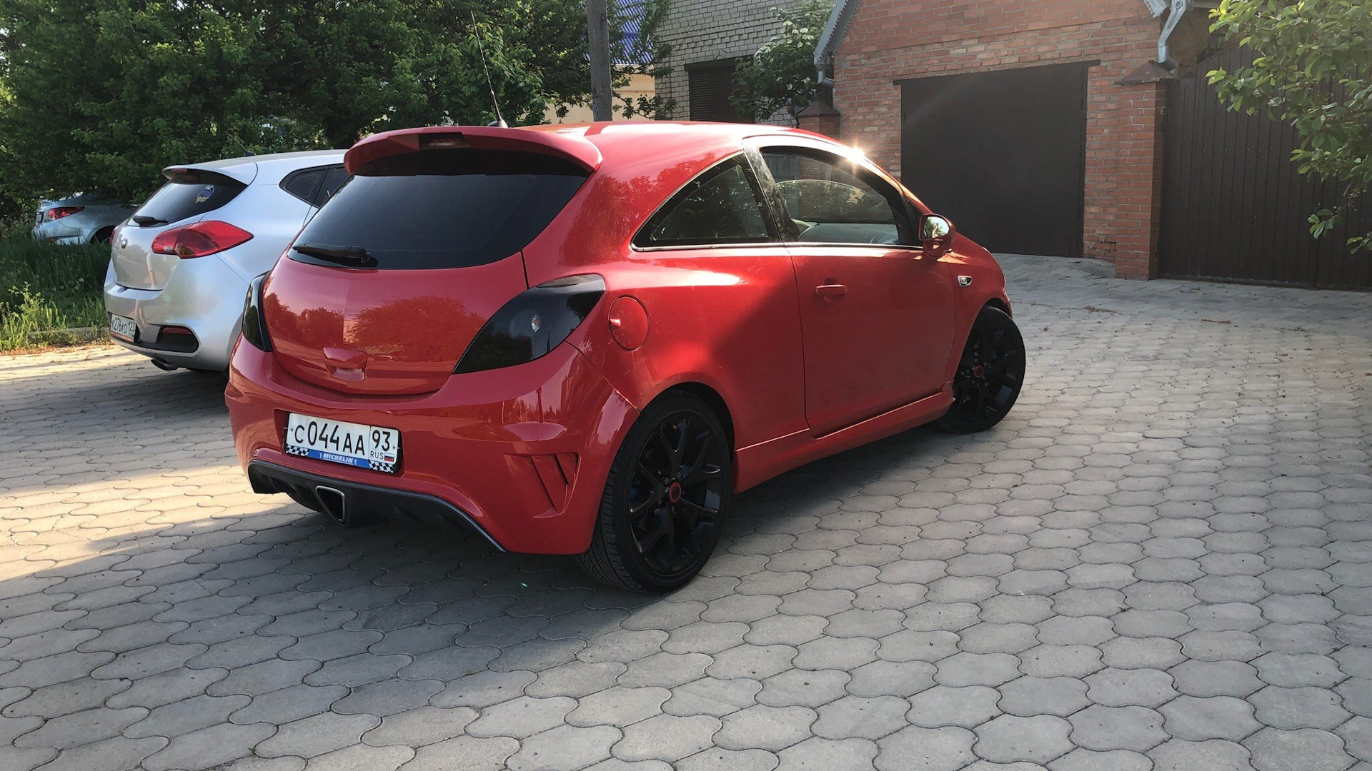 Opel Corsa OPC Red