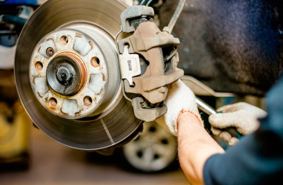 Как правильно менять тормозные колодки? То, о чем все забывают — DRIVE2