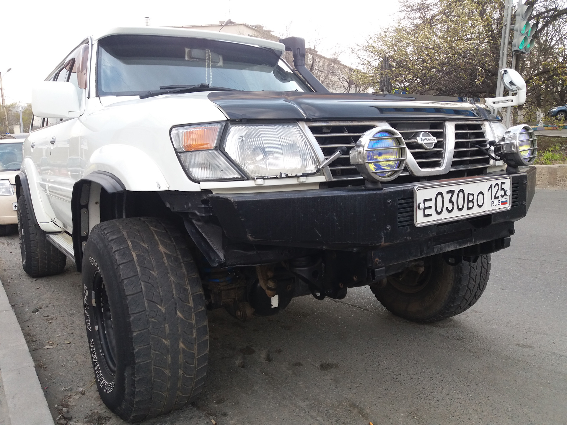 Ниссан патрол задний. Силовой бампер ниссан сафари 60. Силовой бампер на ниссан патрол y60. Patrol y60 бампер. Бампер сафари.