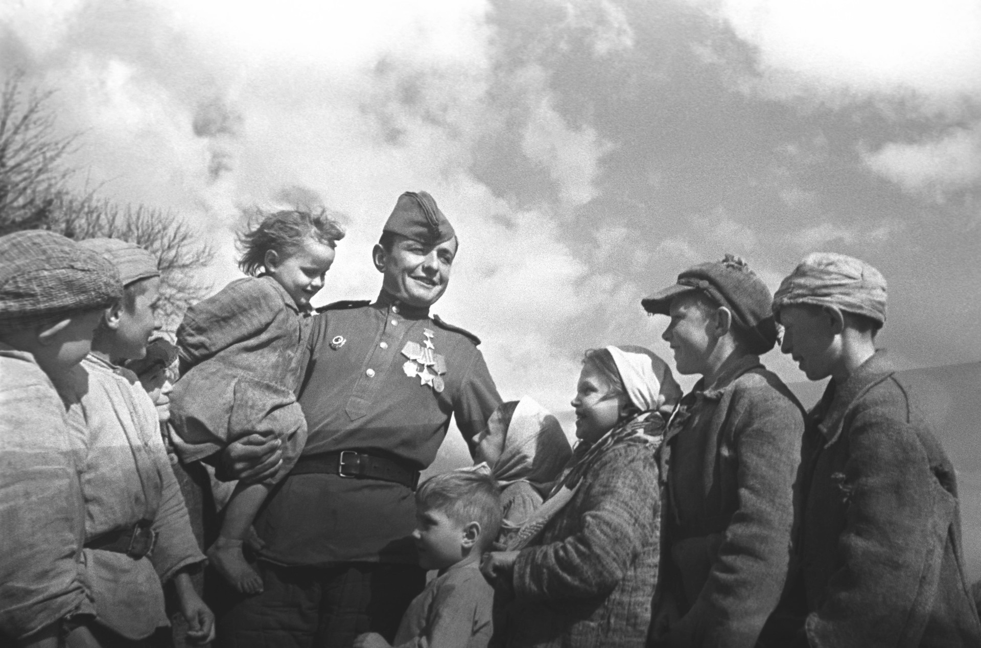 Поступи вов. Военные годы 1941-1945.