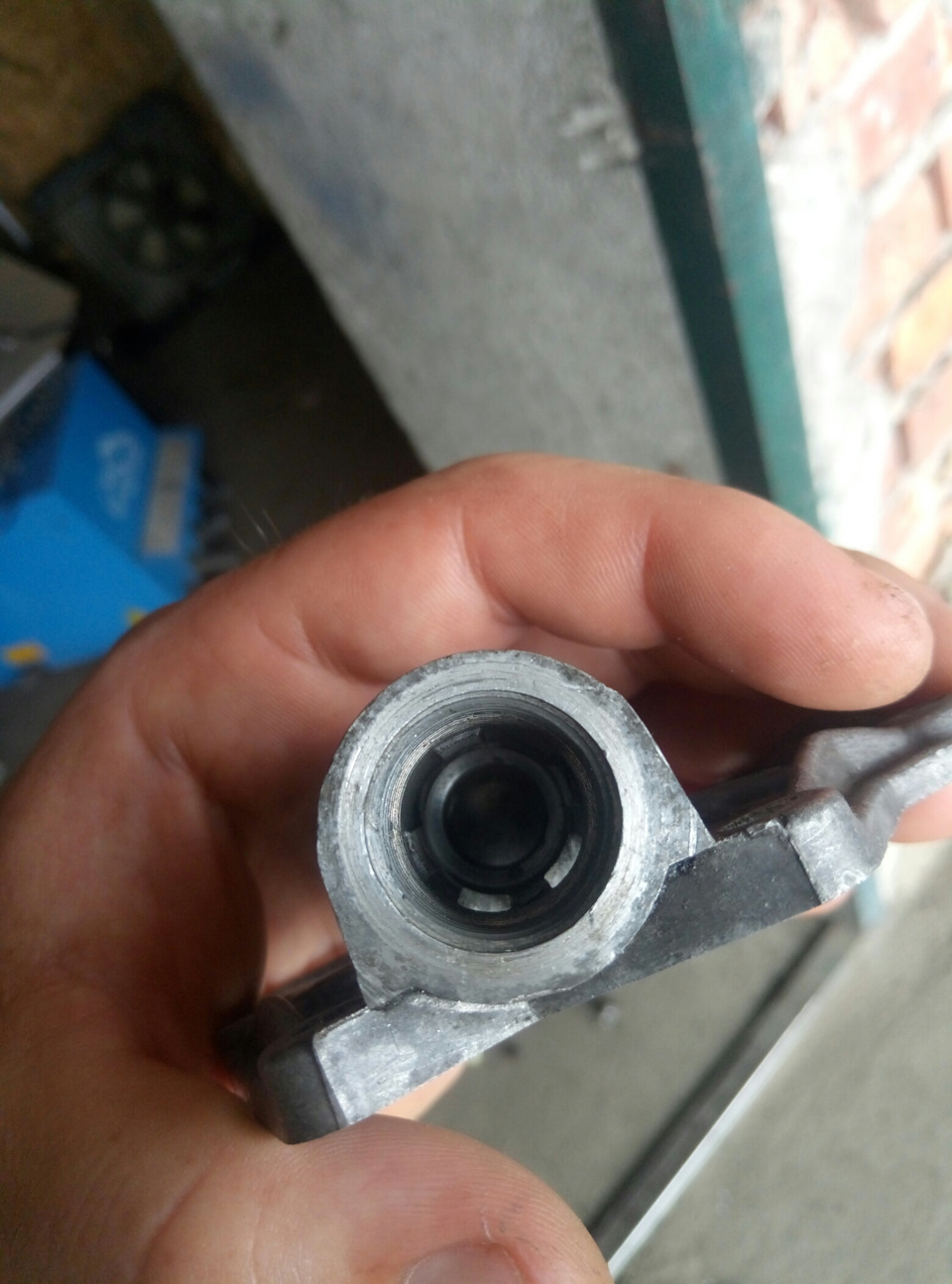 Сделал клапан сброса давления. — Opel Omega A, 2,4 л., 1990 года ...