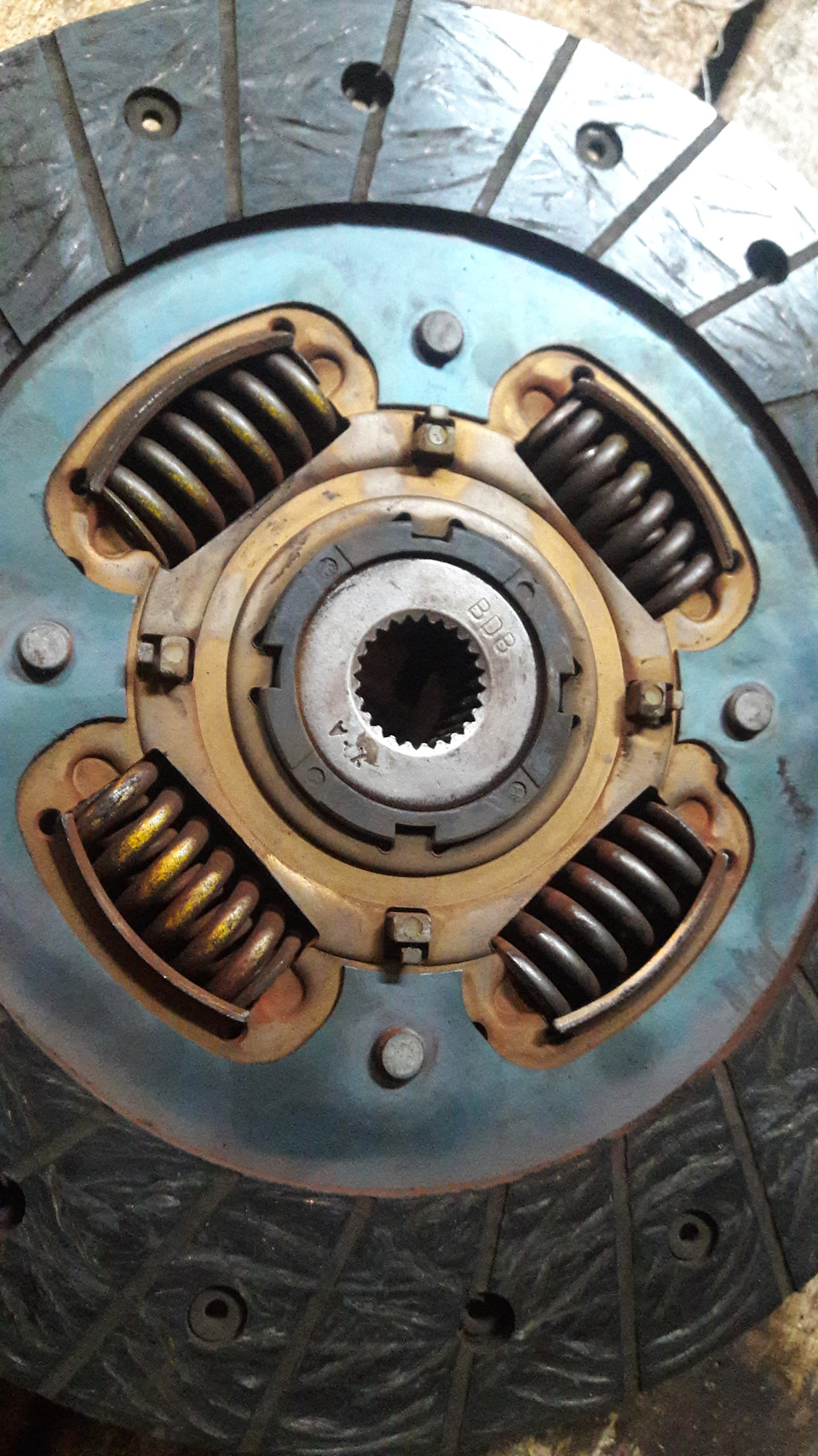 Вопрос. ННАДА ЗАМЕНИТЬ ДИСК СЦЕПЛЕНИЯ? — Opel Vectra B, 2 л, 1996 года ...