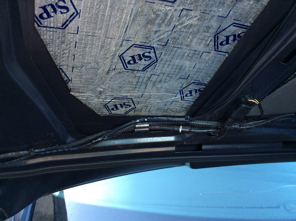 Прокладываем проводку вдоль штатных проводов подогрева форсунок ! — Ford Focus Hatchback III