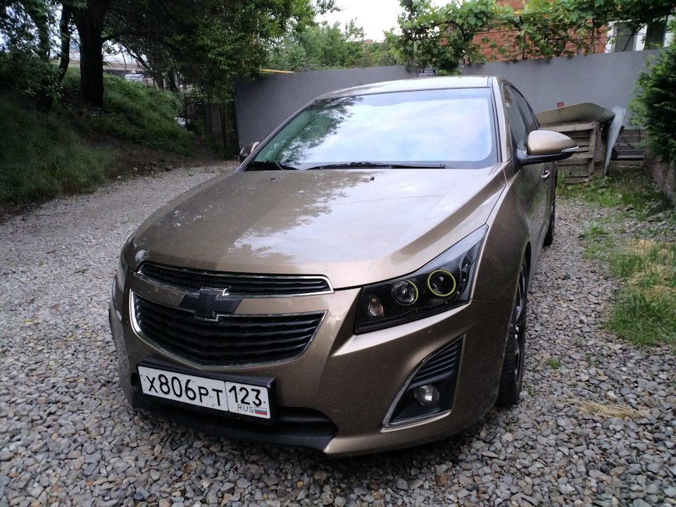 Chevrolet Cruze светло серый