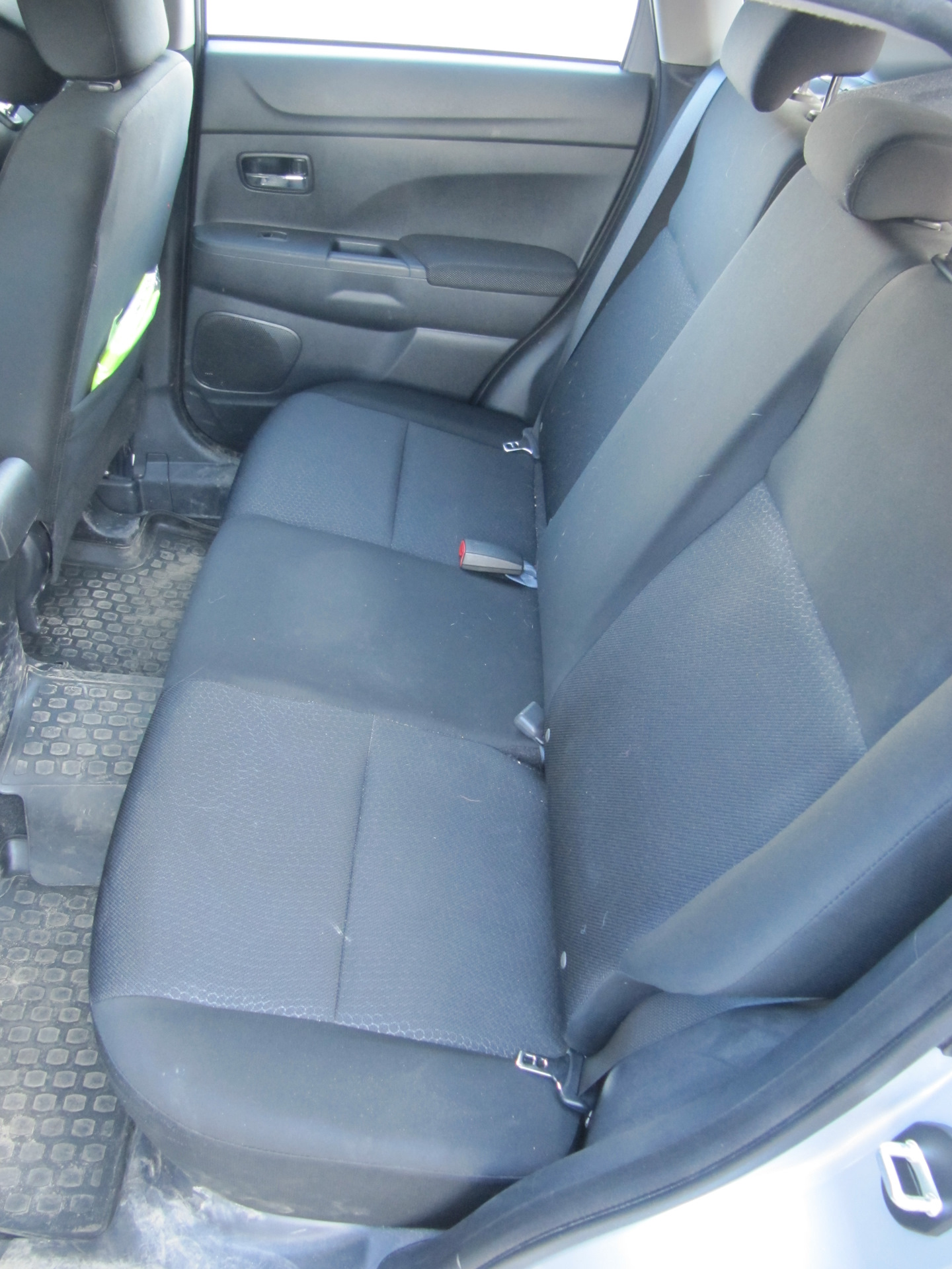 Как снять сиденья asx Поставил спинку с подлокотником от RVR - Mitsubishi ASX, 1,6 л, 2011 года тюнинг
