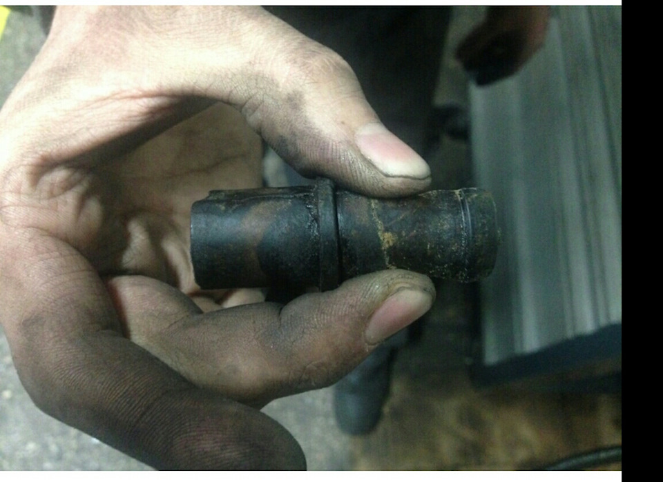 Вот это злосчастная втулка…фото не мое.джиховода с сайта…пол ночи читал … — Infiniti EX