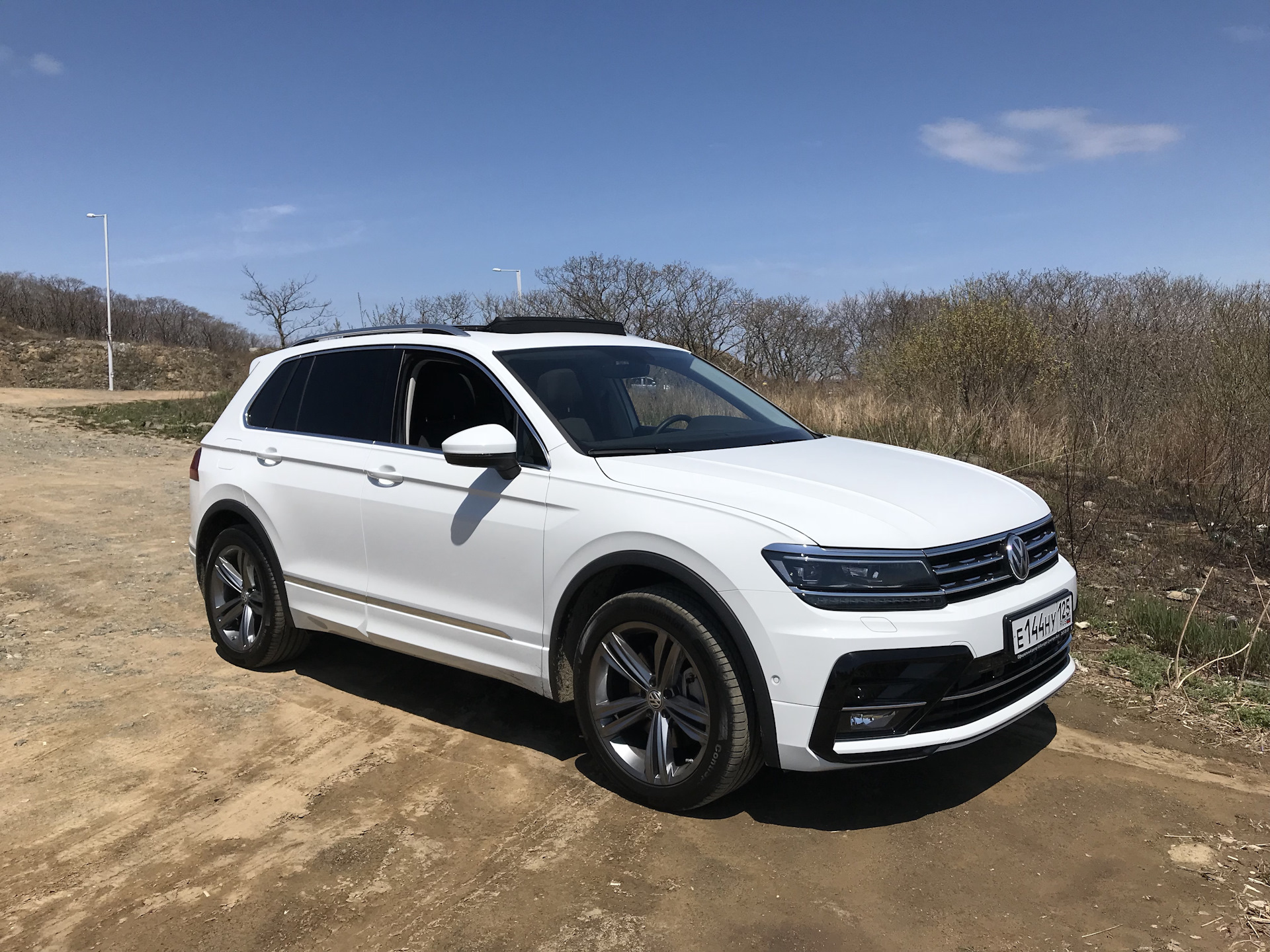 Фольксваген тигуан 2 2018. Tiguan 2 Sportline. Tiguan 2018 Sportline. Фольксваген Тигуан 2018 белый. VW Tiguan 2018 Sportline.