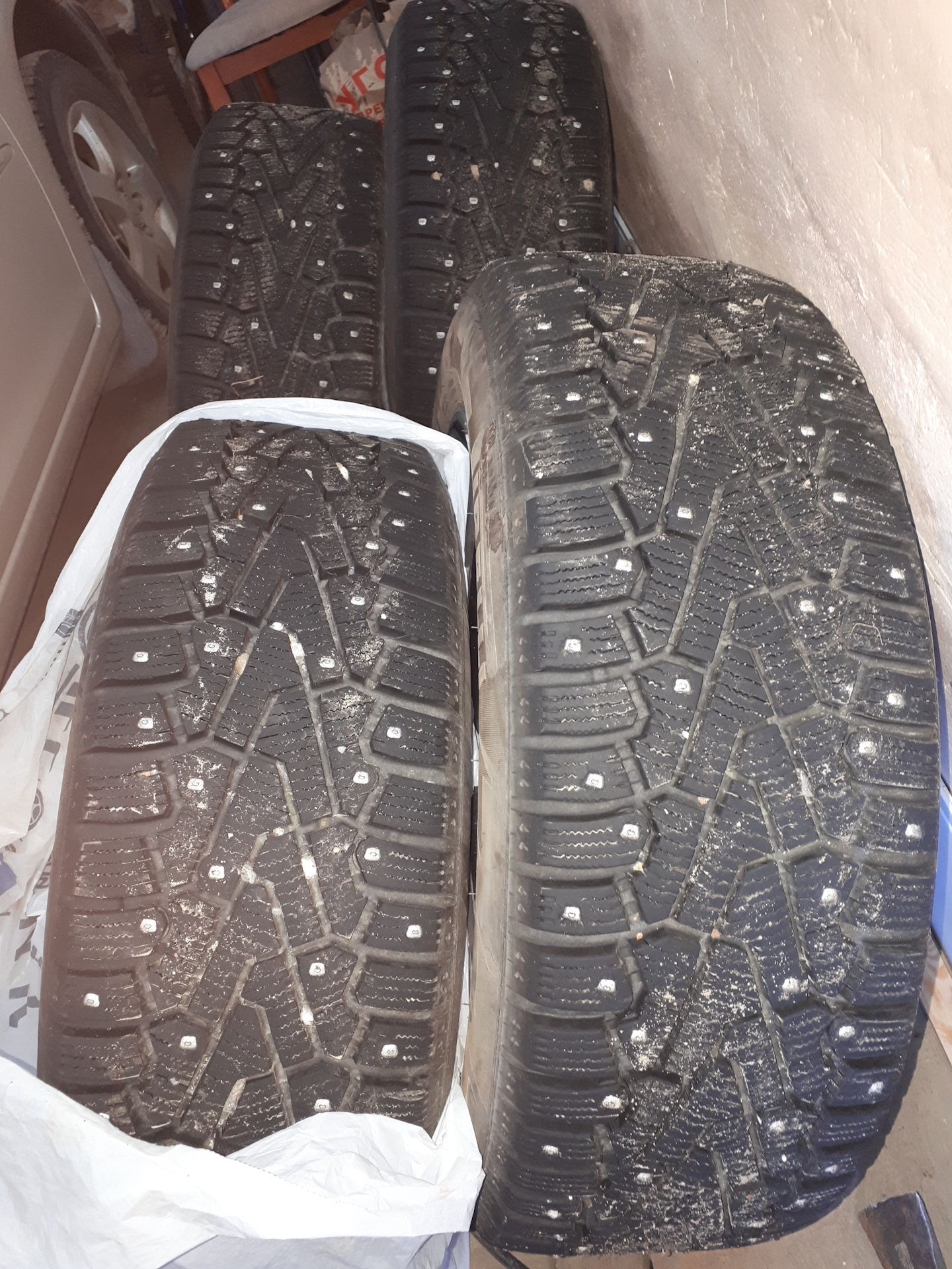 Pirelli winter ice zero r17. Ice Zero 215/55 r17 98t. 215/55/17 T98 Pirelli Ice Zero. Pirelli Ice Zero 215/55 r17 98. 215/55r17 98t Pirelli Ice Zero.