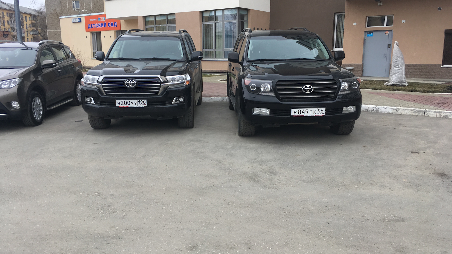 Toyota Land Cruiser 200 4.6 бензиновый 2018 | Машина для жизни на DRIVE2