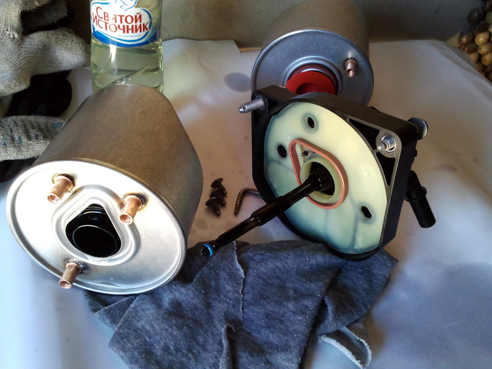 Замена топливного фильтра дизель (часть 2) — Peugeot 408, 1,6 л, 2016 ...