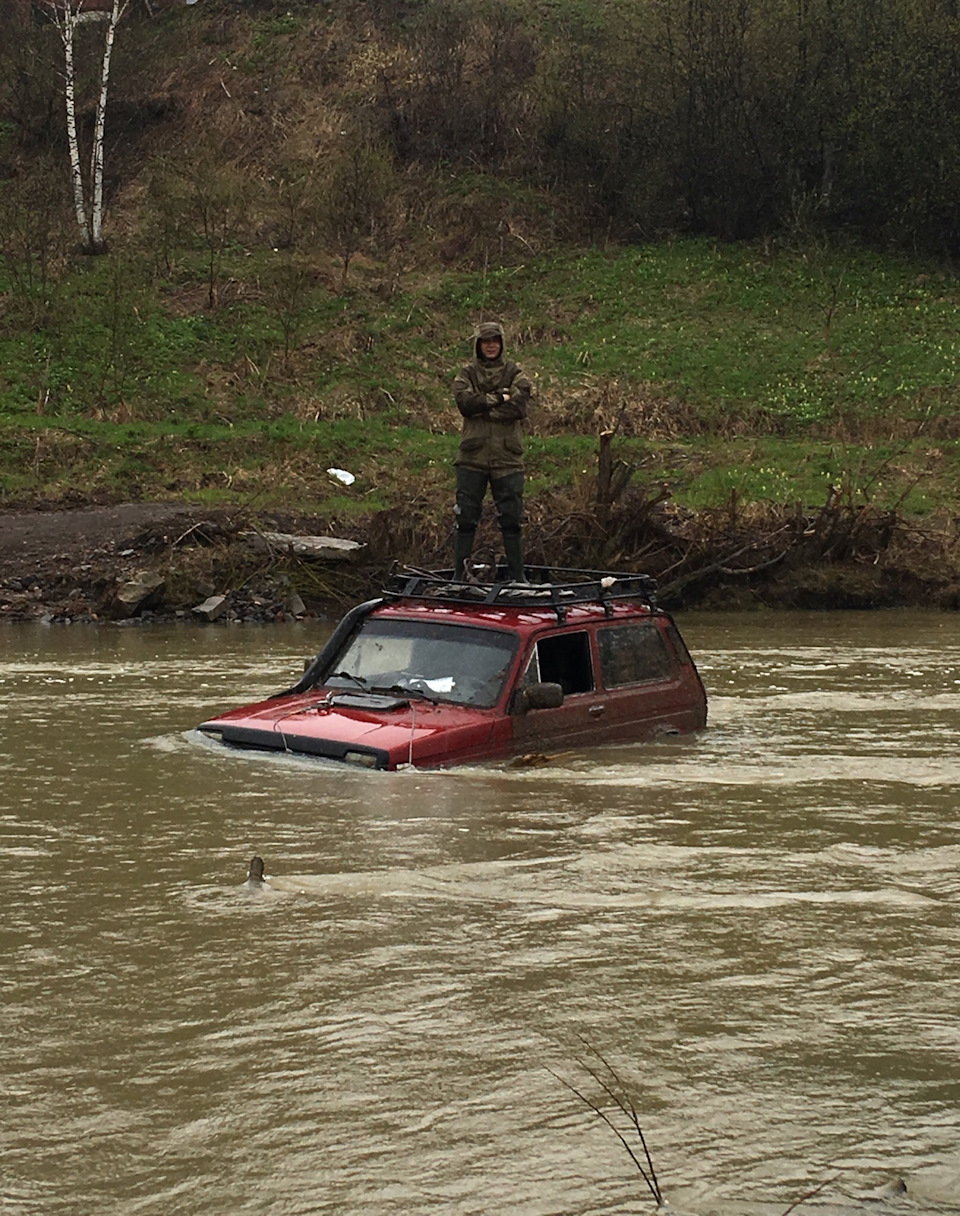 52. Утопил Ниву — Lada 4x4 3D, 1,7 л, 1995 года | поломка | DRIVE2