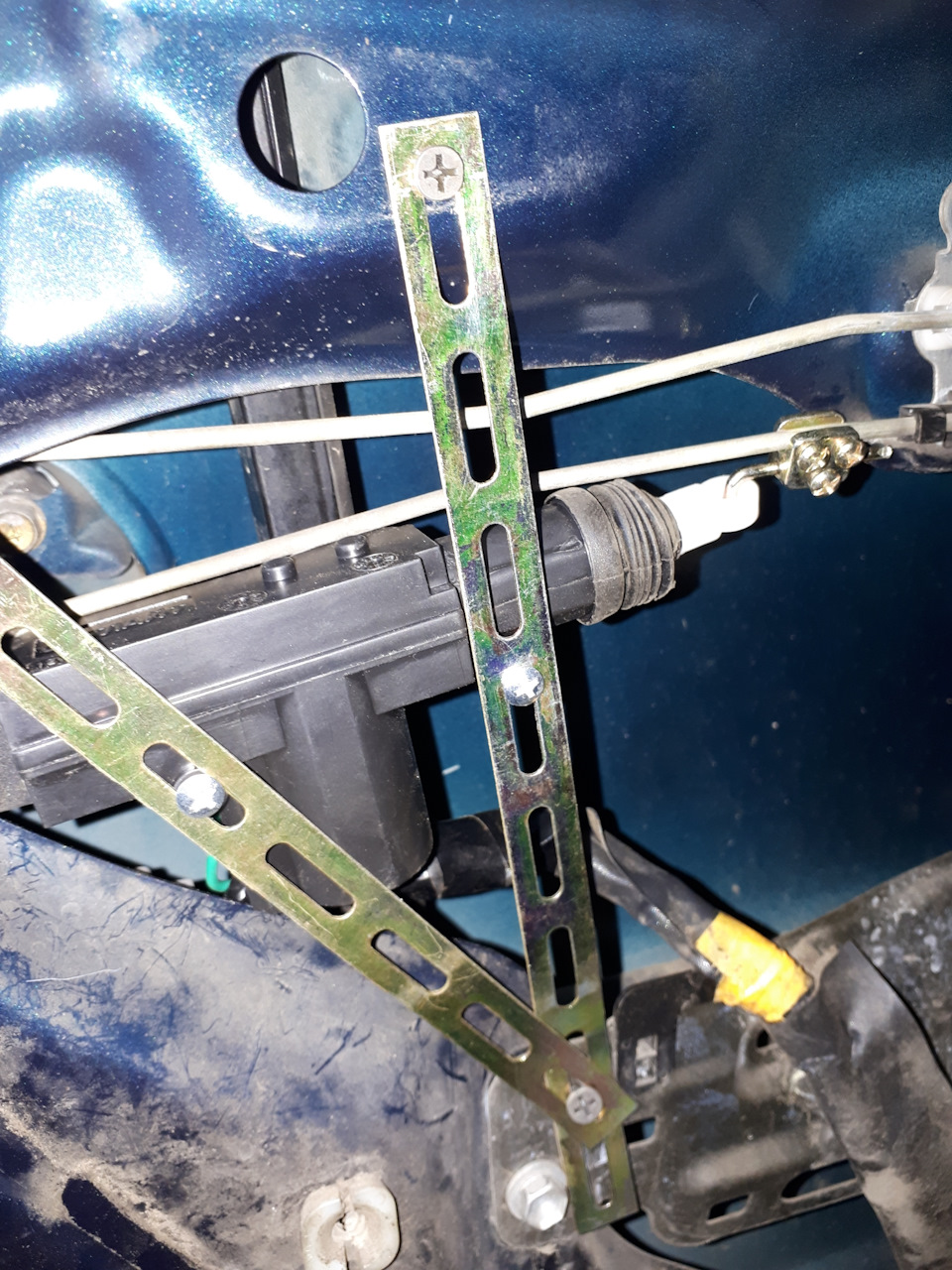 Ремонт электрозамков двери — Toyota Corona (T190), 1,8 л, 1993 года ...