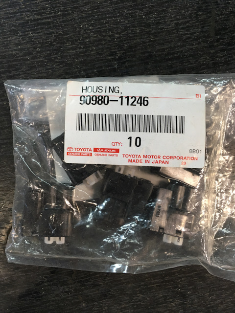 VLT8302S Разъем 9098011246 2-х контактный катушки зажигания