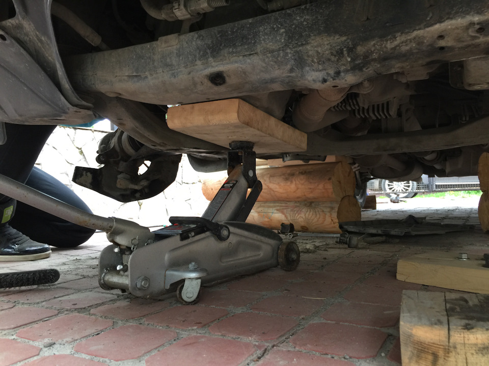 Для снятия рычагов пришлось вывешивать двигатель — Lexus RX (2G)