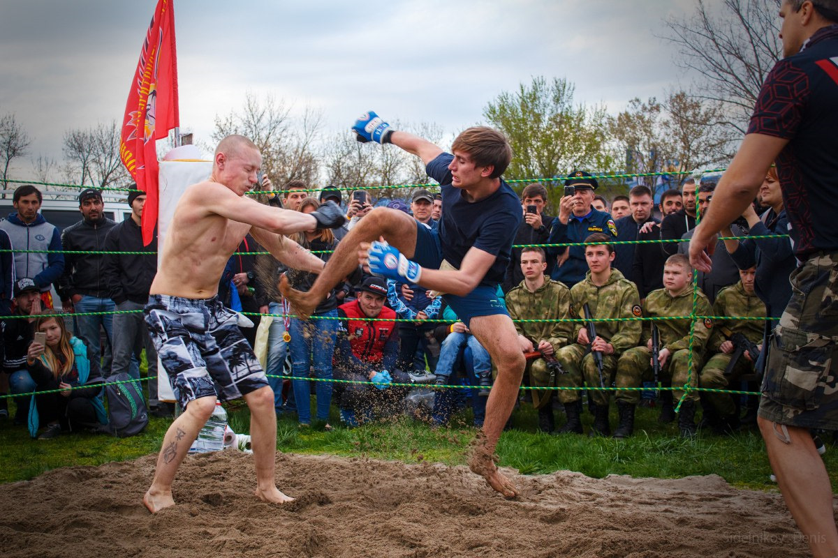 Соревнования стрелка. Соревнования Rus Fight. Возрастные бои любителей. Чемпионы против новичков Кадр.