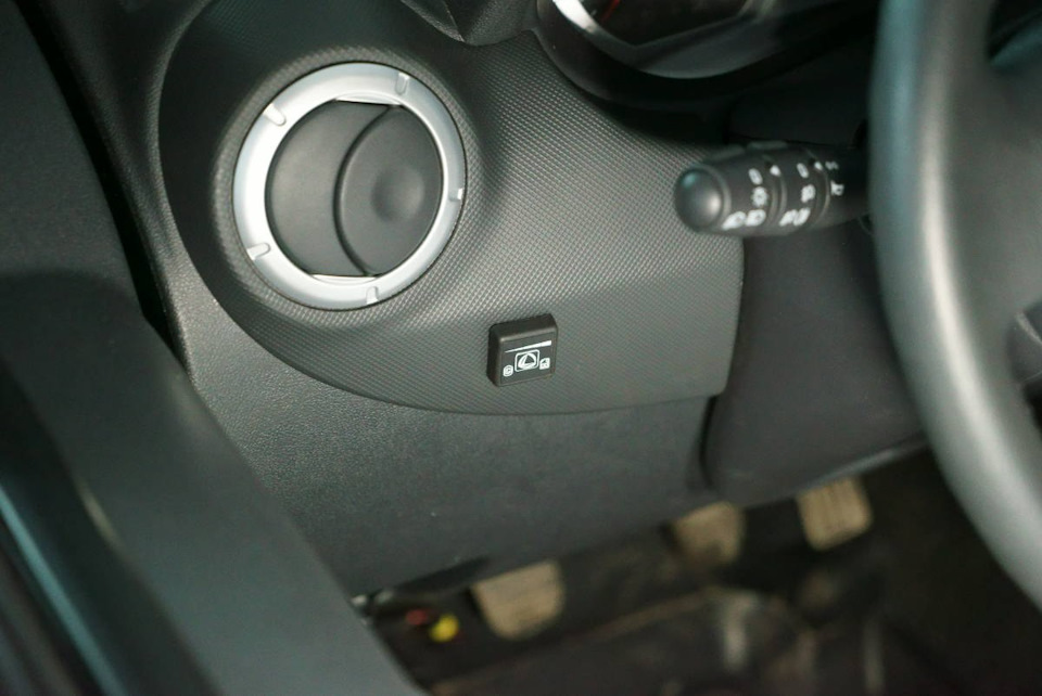 Переключатель газ-бензин — Lada Ларгус