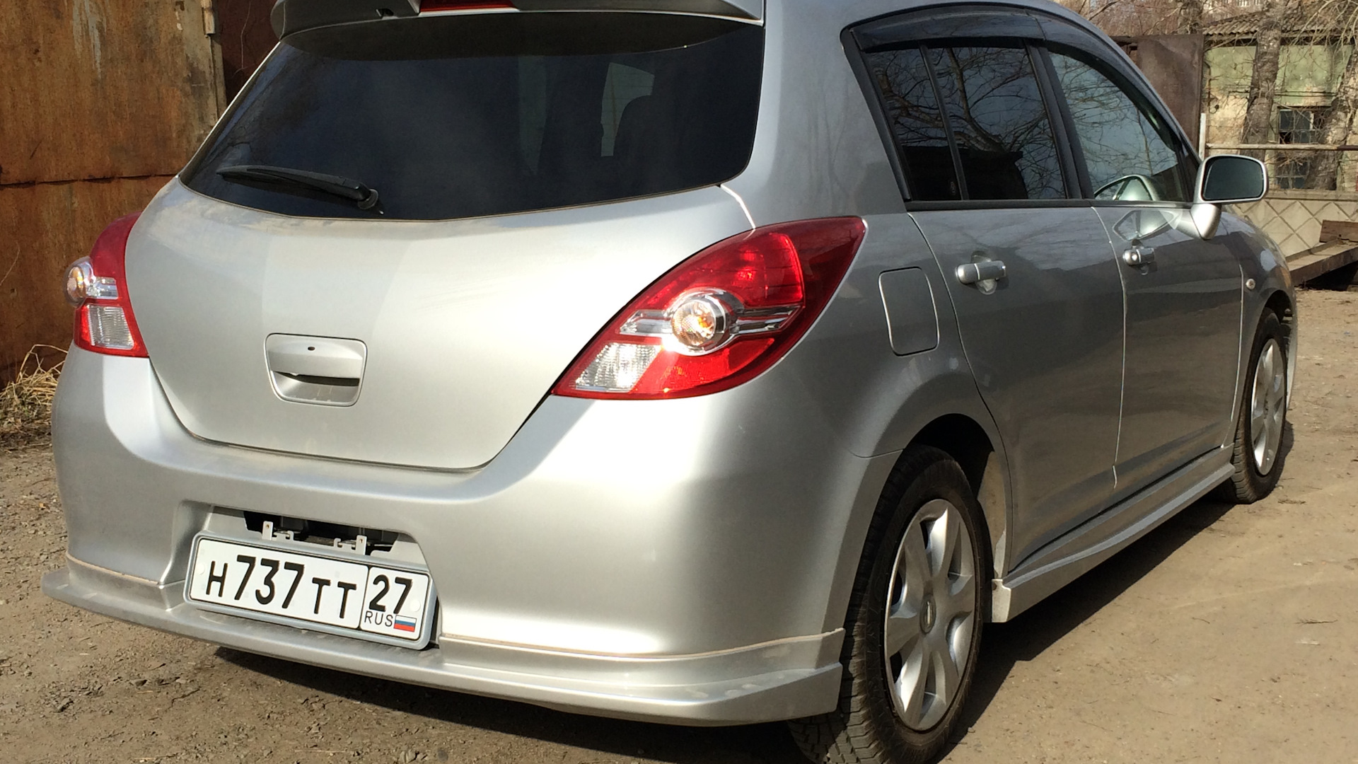 Nissan Tiida Nismo r