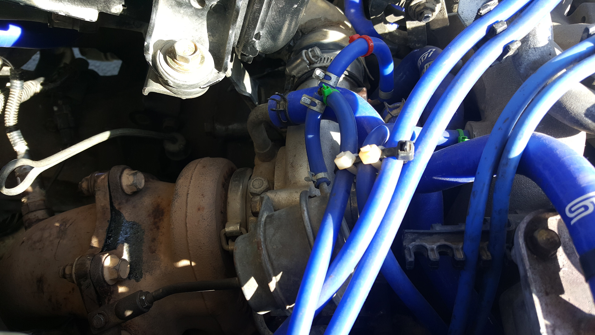 Система вентиляции картерных газов Subaru Forester sf5. Моргает лампочка турбо Субару Форест 2005 год турбо. Как из овоща сделать турбо Субару. Масло в турбо субару