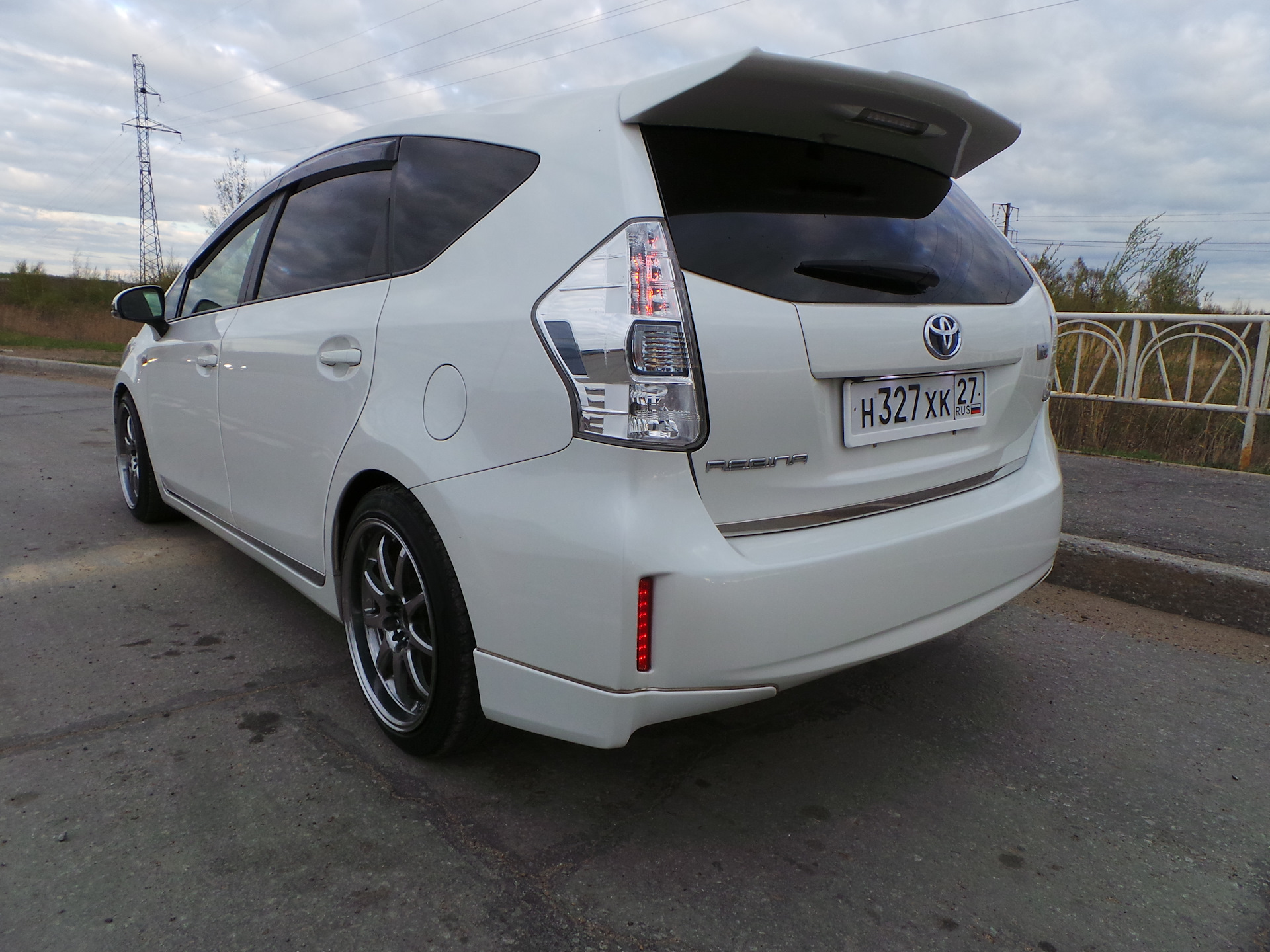 Toyota Wish 2004 колеса