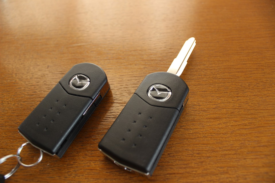 Ключи мазда 3 бк. Выкидной ключ Мазда 3 БК. Mazda 6 gg выкидной ключ. Выкидной ключ x Trail t31. Мазда 3 2015 ключ зажигания.